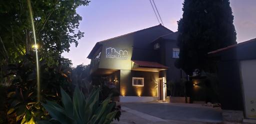 Village Cascais Guest House - Housity