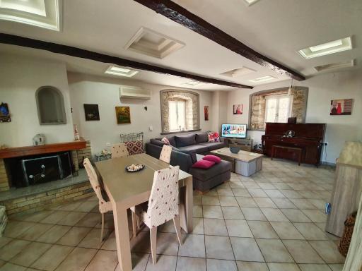 Manolis House - Housity