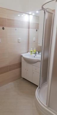 Booking Tržní - Housity