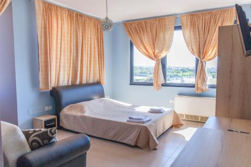 Via Mare Apartments - Housity