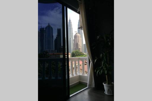 Omar's Place 2 - Housity