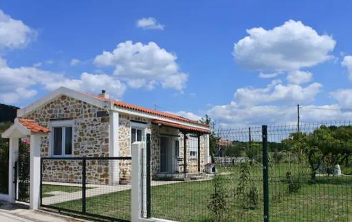 The Stone House - Housity