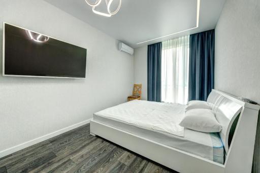 Apartment Voskresenska 18 , Парковые Озера - Housity