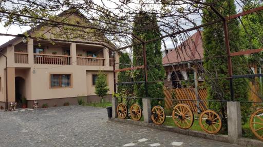 Pensiunea Todorica Sergiu - Housity