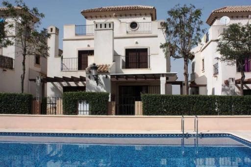 Chalet in La Finca Golf Algorfa - Housity