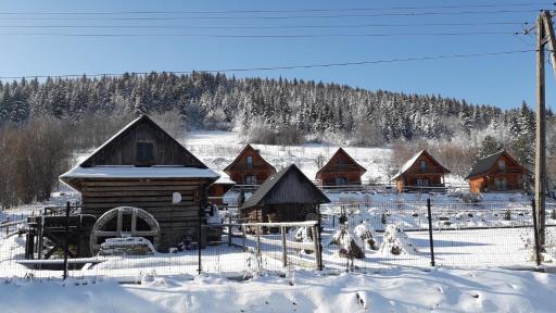 Domki Karczma Zbójnicka - Housity