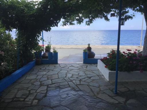 Beachfront Villa Maria - Housity
