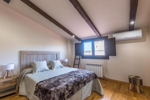 Palacio Descalzos -Atico 3b- Parking incluido - Housity