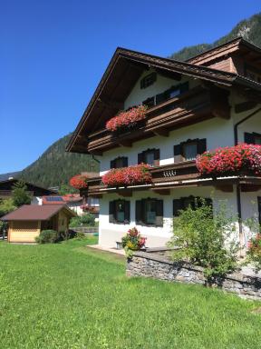 Pension Eberharter - Housity