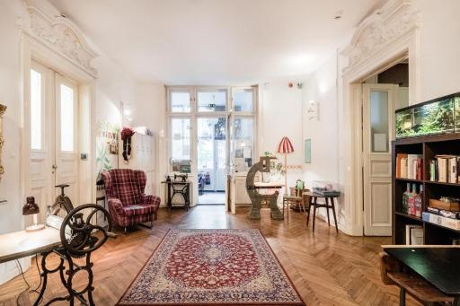 Baroque Hostel & Coworking - Housity