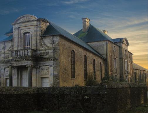 Apartment in a 17th century Manoir - Chateau Isle Marie - Housity