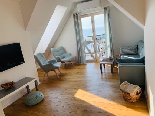 Lagoon Attic Apartment Pervalka - Hizvo