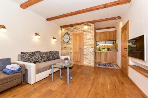 Country Home - Housity