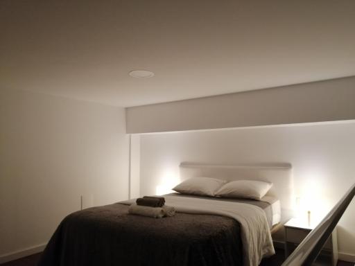 HomeForGuest ISLAND 201 Modern & Minimalist Apartments - Housity