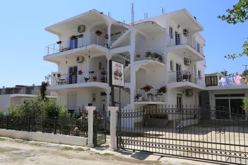 Apartments Armini - Housity