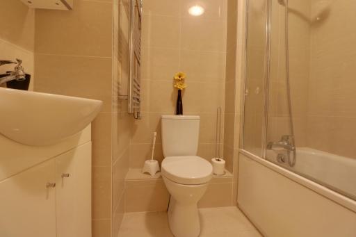 Luxury Studio Apartment - Housity
