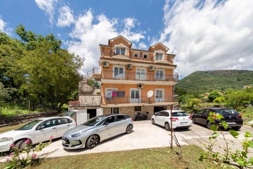 Apartments Pelle - Housity