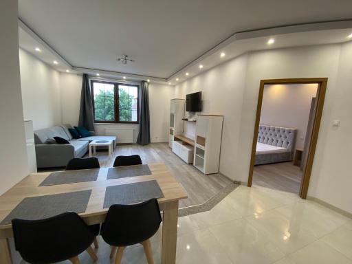 Old Town Apartment 1E - Housity
