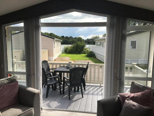 Chichester Lakeside - Housity