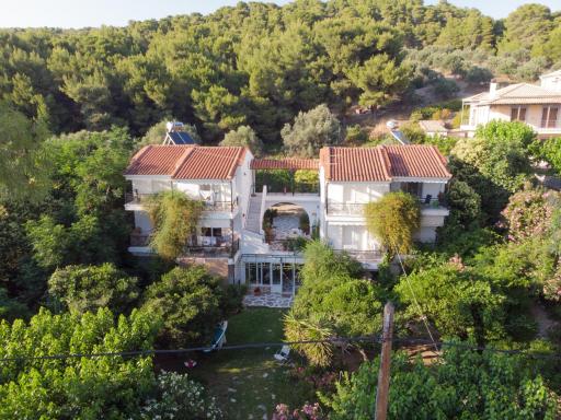 Heracles Guesthouse - Housity