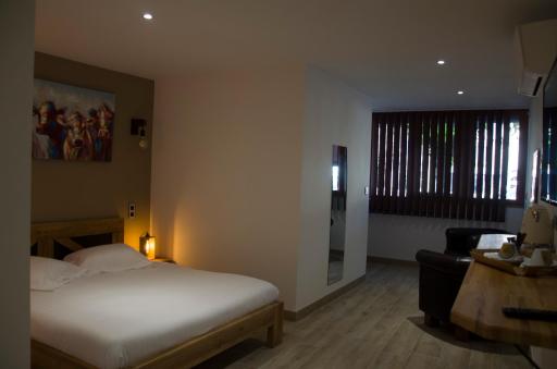 Aux Platanes - Housity