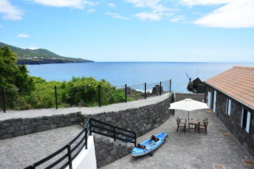 Casa dos Botes - WhaleBoat House TER - Housity