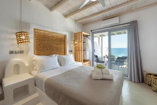 Blue Waves Suites & Apartments - To Kyma - Housity