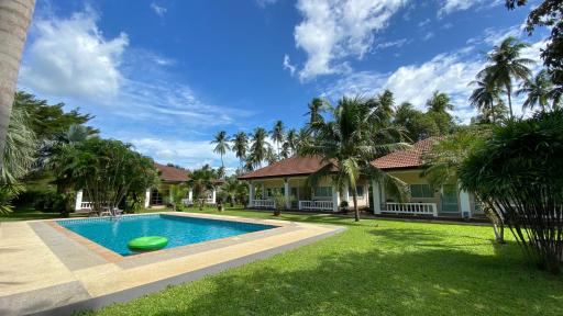 Palm Gardens Resort, Bang Saphan - Housity