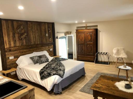 Domus Apartments - Hizvo