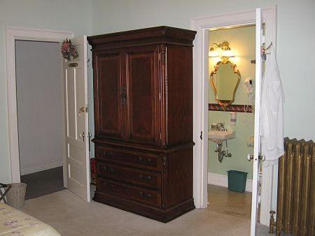 Olde Judge Mansion B&B - Housity