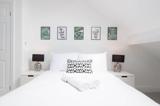 The Comet - 5 separate beds & 3 bathrooms - Housity