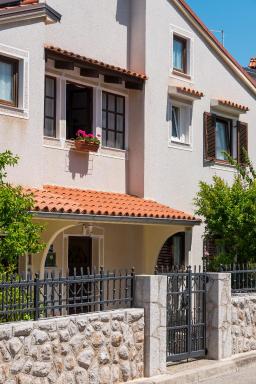 Apartments Anci - Housity