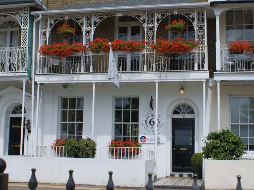 Hamiltons Boutique Hotel - Housity