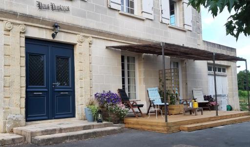 A L'OMBRE DE LA TREILLE -Proche Saint-Emilion - Housity