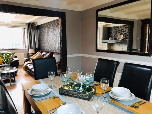 Babsysplace - Open Plan 3 Bed Townhouse - Housity
