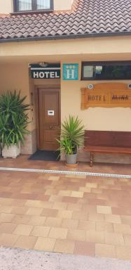 Hotel Alina - Housity