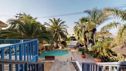 Port View Guest House - Housity