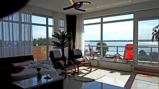 DreamView Mamaia SummerApt - Housity