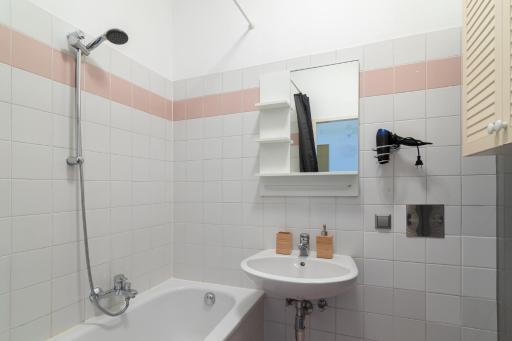 Vienna Central Station Accommodation - Housity