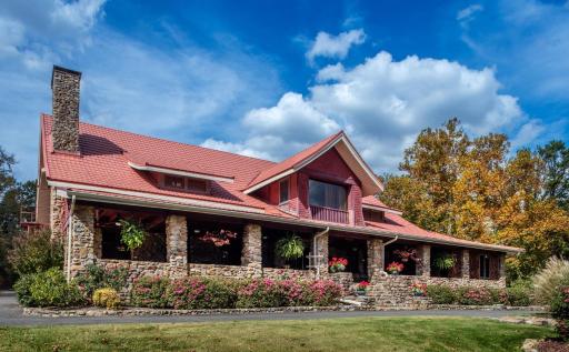 Hilltop Manor B&B - Housity