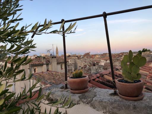 Appartement avec terrasse panoramique au coeur de Nîmes - Housity