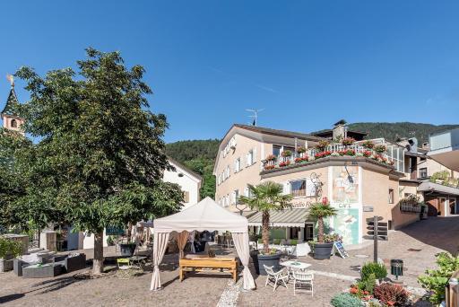 Hotel Weisse Lilie - B&B - Housity
