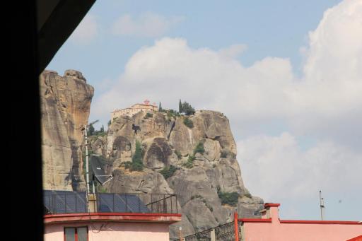 Meteoron Guesthouse - Housity