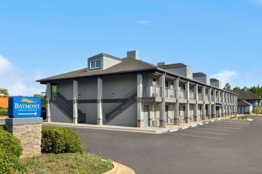 Baymont by Wyndham Warner Robins - Housity