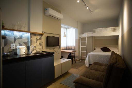 Flat Beverly Hills 307 - Housity