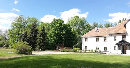 Dwór Komorowo - Housity
