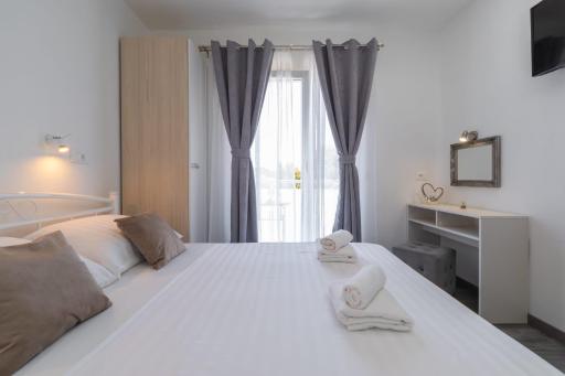 MALOA One bedroom White - Housity