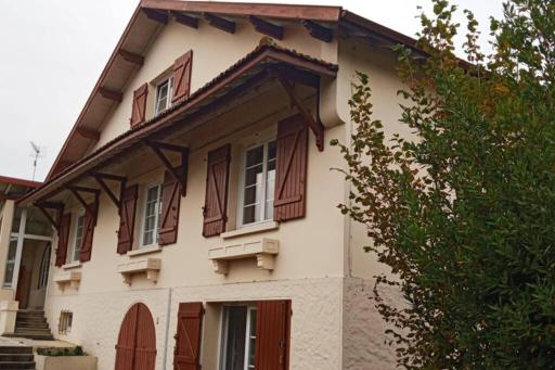 Villa 4 chambres avec Jardin en Coeur de village - Housity