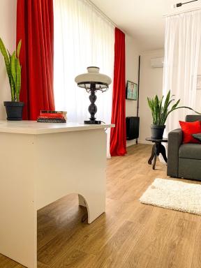 Birdie Home at Nauky metro - Housity