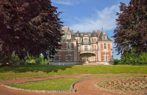Chateau de Joyeux - Gites - Housity
